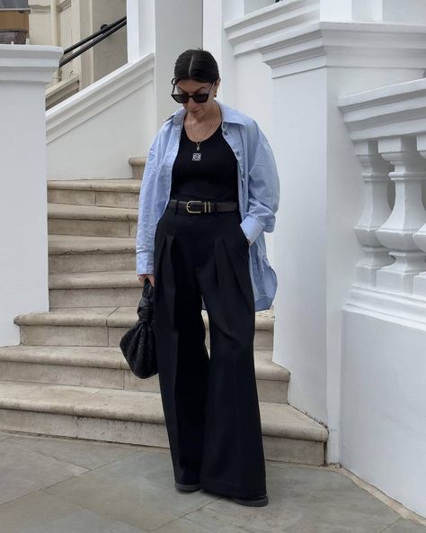 Black Shirt Outfits, Linen Shirt Outfit, Outfits With Striped Shirts, Button Down Outfit, Street Style 2023, Black Button Up Shirt, Outfit Invierno, Style 2023, Leather Shirt