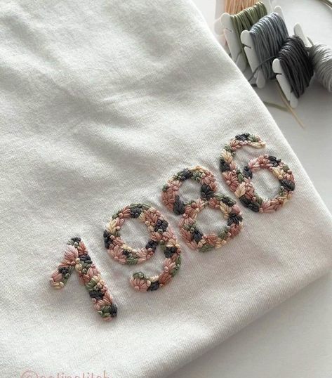 Hand Embroidery Letters, Friendship Art, Hair Clips Diy, Diy Embroidery Designs, Embroidery Tshirt, Hand Embroidery Tutorial, Embroidery Letters, Embroidery Bags, Punch Needle Embroidery