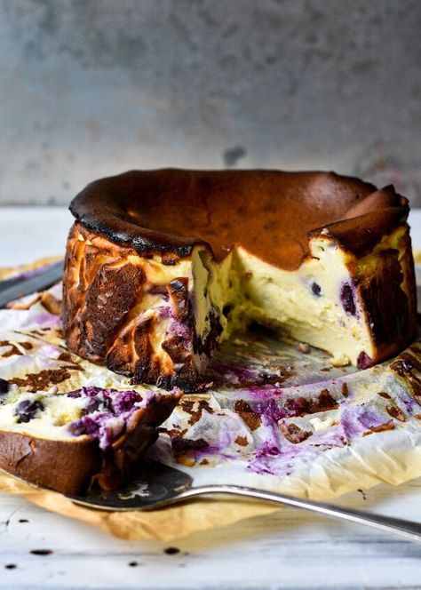 Burnt Cheesecake, Basque Cheesecake, Cheesecake Cake, Piece Of Cake, Lemon Blueberry, Puddings, Cheesecake Recipes, Other Recipes, Let Them Eat Cake