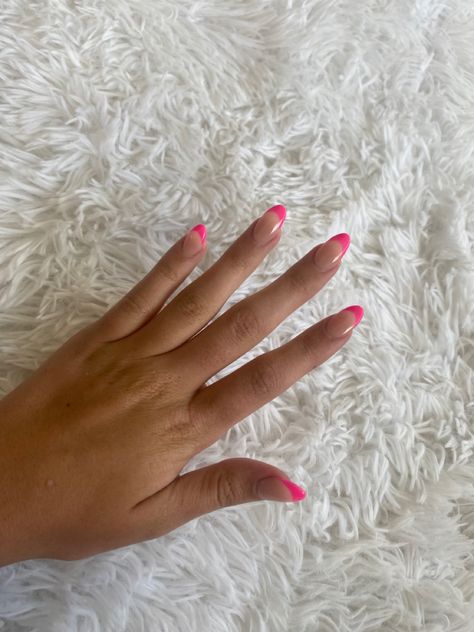 Hoco Nail Ideas Pink, Pink Nails For Hoco, Nails For Hot Pink Dress, Pink Nail Tips, Hot Pink French Tips, Pink French Nails, Hoco Nails, Rose Fushia, Pink Glitter Nails