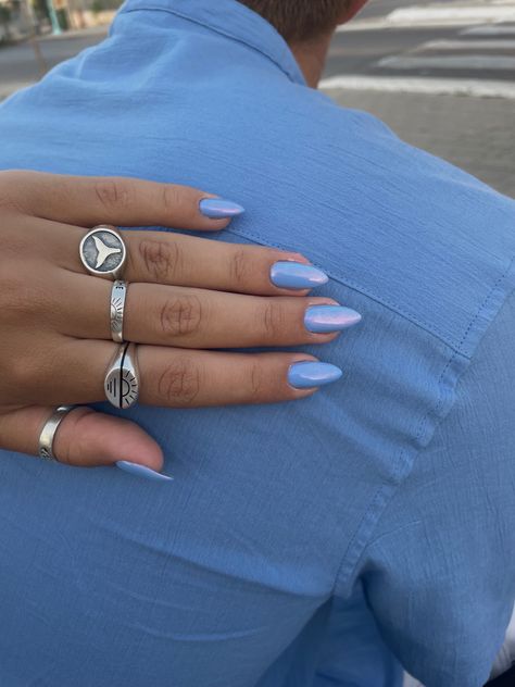 Spring Nails Periwinkle, March Nail Inspo Almond, Periwinkle Nails Chrome, Shimmer Blue Nails, Nails To Go With Light Blue Dress, Light Blue Nails Inspiration, Prom Nails Periwinkle, Blue Lavender Nails, Periwinkle Prom Nails