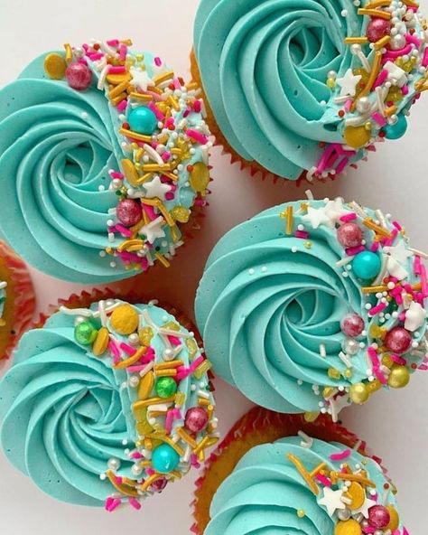 Confetti Cupcakes Decoration, Funky Cupcakes, Diwali Cupcakes, Bright Cupcakes, Fall Wedding Cupcakes, Cupcake Decorating Ideas, Cottage Bakery, Changing Your Mindset, Confetti Cupcakes