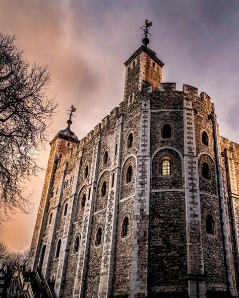 Victorian London Aesthetic, London Victorian Era Aesthetic, London 1800 Aesthetic, Melanie Dickerson, London Castle, Book Aestethic, Tower Of London Aesthetic, Mysterious Facts, Victorian London Architecture