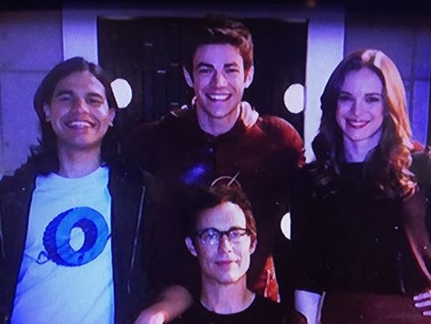 Og Team Flash Picture, The Flash Cast, The Flash Cw, Doctor Wells, The Flash Quotes, Flashy Flash, The Flash Cisco, The Flash Season 1, Team Flash