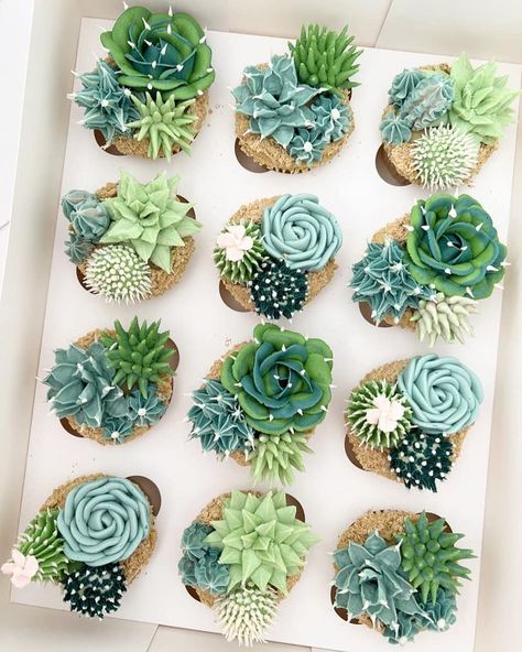 Easy Cupcakes Decoration, Succulent Wedding Cakes, Cactus Cupcakes, Succulent Cupcakes, The Paper Kites, Succulent Cake, Cowboy Theme Party, Cactus Cake, Piping Tip