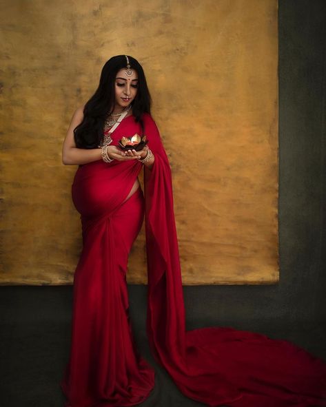 Traditional Pregnancy Photoshoot, Indian Maternity Photoshoot, Indian Maternity Photos, Maternity Shoot Dresses, Indian Maternity, Winter Maternity Photos, Maternity Dresses Photography, Maternity Photography Poses Outdoors, Maternity Photography Poses Couple