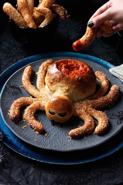 25 Must-Try Scary Appetizers for Your Halloween Potluck | Brit + Co Halloween Meals, Halloween Eats, Halloween Appetizers Easy, Halloween Food Ideas, Postres Halloween, Recetas Halloween, Food Halloween, Halloween Menu, Halloween Foods