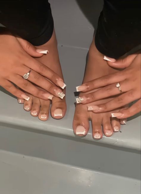 Full Set And Pedicure Ideas, Mani Pedi Set Ideas, Matching Feet And Nails, Matching Medi Pedi, Birthday Mani Pedi Ideas, Foot Acrylic Nails, Matching Nail And Feet Set, Matching Toe And Nail Set, Matching Hands And Toes Nails