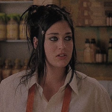 #meangirls #chicaspesadas #janisian #janis Janis Ian Hairstyle, Janis Ian Icon, Janis Ian Aesthetic, Janis Ian Outfit, Janice Mean Girls, Janice Ian, Mean Girls Janis, Mean Girls 2, Mean Girls 2004