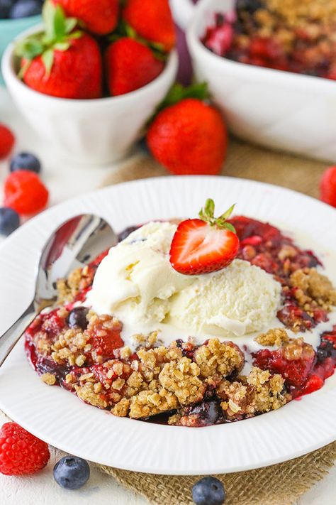 This Triple Berry Crisp is such an easy and amazing summer dessert. With mixed berries and a cinnamon  oat filled topping, it's filled with some of my very favorite flavors! #triple #berry #crisp #summerdessert #berrycrisp #strawberrycrisp #blueberrycrisp #blackberrycrisp Triple Berry Crisp, Triple Berry Cobbler, Berry French Toast Casserole, Life Love And Sugar, Baked Cinnamon Apples, Lemon Cream Pies, Sallys Baking, Strawberry Crisp, Berry Crisp