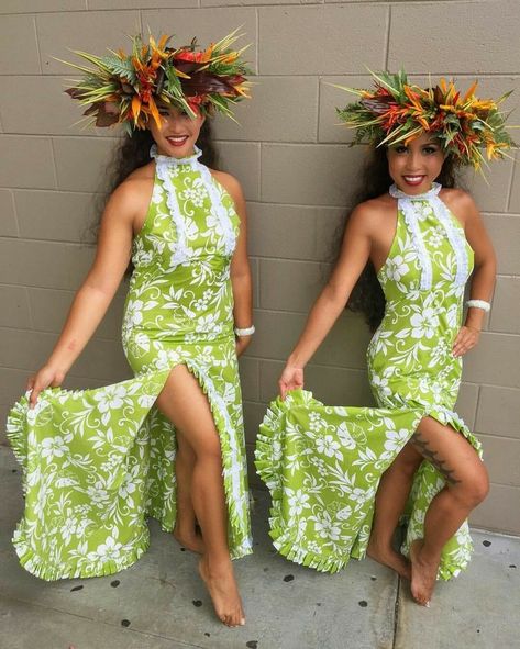 Tahitian Dress, Papeete Tahiti, Hula Dress, Hawaiian Costume, Tahitian Costumes, Ori Tahiti, Caribbean Outfits, Island Style Clothing, Hawaiian Woman