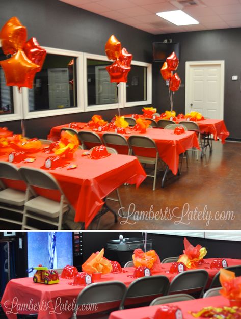 Table and centerpiece ideas for fireman / firetruck birthday party Firetruck 3rd Birthday, Birthday Party 30, Truck Themed Birthday Party, Decoration Ideas For Birthday, Ideas For Birthday Party, Table Decoration Ideas, Fireman Party, Girls 3rd Birthday, Firetruck Birthday Party