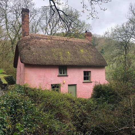 Small Cob House, Small Cottages, Fairytale Cottage, Cob House, Thatched Cottage, Thatched Roof, Pink House, Landscape Photography Nature, Cabins And Cottages