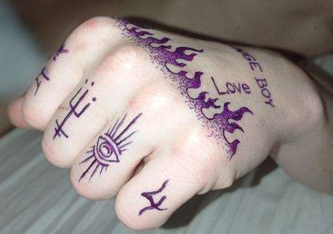 hand Tattoo flames Strange Boy Tattoo Flames, Hand Tattoo, Temporary Tattoo, Hand Tattoos, Henna, Violet, Tattoos