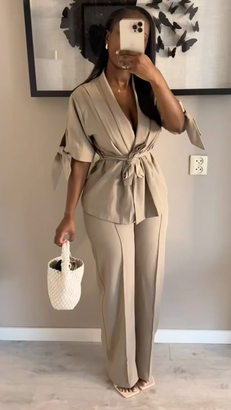 Cute Professional Outfits, Corporate Baddie, Mode Tips, Mode Zara, Church Fits, Classy Fits, Professional Outfits Women, Church Outfit, Cute Modest Outfits