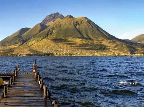 Otavalo - Lago de San Pablo - Imbabura - Ecuador Otavalo Ecuador, Ecuador Travel, Spring Trip, Galapagos Islands, Natural Scenery, Beautiful Lakes, Quito, Travel Stories, Lake District