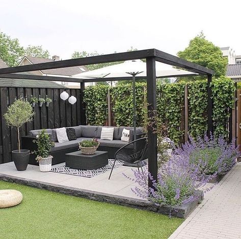 Pergola Modern, Moderne Have, Building A Pergola, Pergola Garden, Pergola Design, Backyard Privacy, Wooden Structure, Outdoor Gardens Design, Backyard Deck