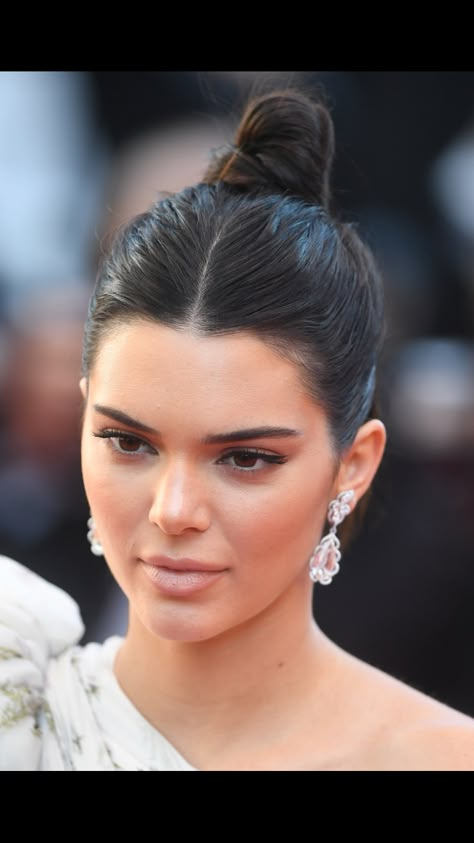 Kendall Jenner Hair Updos, Sleek Middle Part Updo, Kendall Jenner Updo Hair, Sleek High Bun Wedding Hair, Slicked Back Hair Bun, High Knot Bun, Middle Part High Bun, Middle Part Slick Back Bun, Slick Back Updo