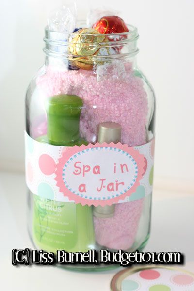 DIY Holiday Spa Jar Gift Idea ... In need of a little pampering, or know someone who is? Here's a super easy, inexpensive, yet very well received jar gift idea suitable for many ages. This lovely spa jar contains . . . a wide variety of spa items. Great list of filler ideas for your spa jar! Make it festive, and don't forget the chocolate! Spa In A Jar, Gift In A Jar, Ladies Event, Living Frugal, Spa Items, Cozy Hygge, Jar Ideas, Birthday Stuff, Mason Jar Gifts