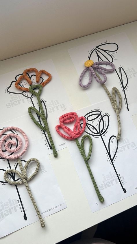 Lesley Ramirez | Knitted Wire Names | 3 TIPS ⬇️ ..when making knitted wire flowers 💐 1. Sand the tip of the wire to easily insert the icord. 2. Lightly stretch the icord… | Instagram I Cord Projects With Wire, Icord Project Ideas, Wire Flowers Diy How To Make, Icord Knitting Projects, French Knitting Ideas, Icord Ideas, Knitted Wire Names, Knitted Wire Art, Diy Laine