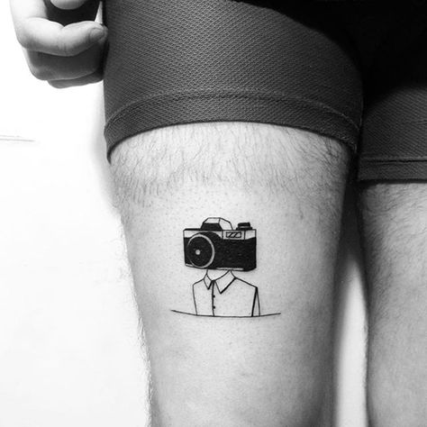 Camera Tattoo Design, Photographer Tattoo, Camera Tattoos, Kunst Tattoos, Camera Tattoo, Tattoo Zeichnungen, 4 Tattoo, Back Of Shoulder Tattoo, Tattoo Photography