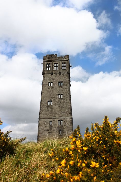 Castle Hill Huddersfield, Castle Hill, English Countryside, Flask, Sandwiches, Castle, Tower, Photography