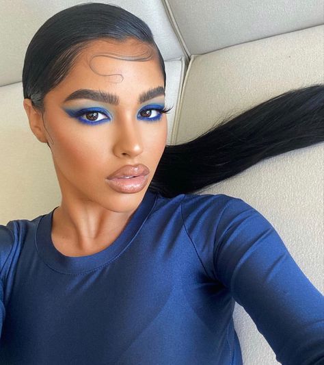 Navy Blue Makeup, Natural Eyeshadow Looks, Blue Eyeshadow Makeup, Disco Makeup, Blue Eyeshadow Looks, Blue Makeup Looks, Makeup Eye Looks, Blue Eyeshadow, Looks Black