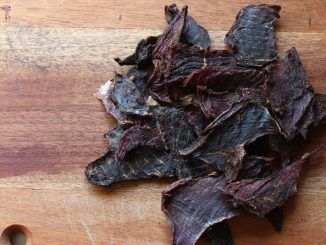 venison jerky marinade recipe Peppered Beef Jerky Recipe, Jerky Marinade Recipes, Deer Jerky Recipe, Venison Jerky Recipe, Deer Jerky, Jerky Marinade, Aip Snacks, Venison Jerky, Homemade Beef Jerky