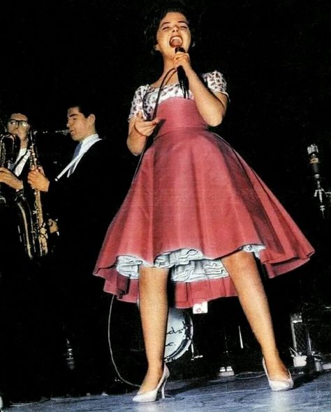 Brenda Lee - Let's Jump the Broomstick, Sweet Nothin's, I'm Sorry Rockabilly Boys, Rockabilly Bands, Singer Aesthetic, Brooklyn Girl, Brenda Lee, Loretta Lynn, Red Taylor, Vintage Glam, Music Aesthetic