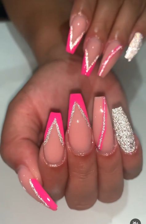 Nail Art Designs Fancy, Cute Gel X Nail Ideas, Hot Pink Nails With Diamonds, Pink Concert Nails Ideas, Prom Nails Hot Pink, Bday Nails Pink, Classy Gel Nail Designs, Flamingo Pink Nails, Pink Nails Ideas Glitter