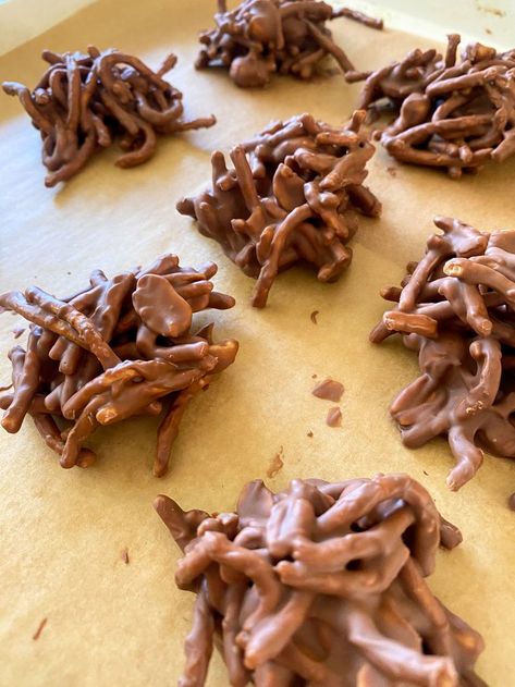 While the combination of peanut butter, butterscotch chips, and chow mein noodles might not initially seem like a winner, they actually work quite well together in this peanut butter haystacks recipe. #peanut #butter #peanutbutter #haystacks Chocolate Peanut Butter Haystacks, Chow Mein Cookies, Peanut Butter Haystacks Recipe, Chow Mein Noodle Cookies, Peanut Butter Haystacks, Simple Refrigerator, Haystacks Recipe, Drop Cookie, Easy Christmas Candy Recipes