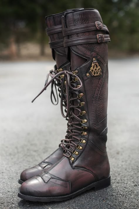 Steampunk Boots, Doc Martens Boots, Steampunk Clothing, Estilo Punk, Duck Boots, Steampunk Fashion, Fantasy Clothing, Fantasy Fashion, Moto Boots