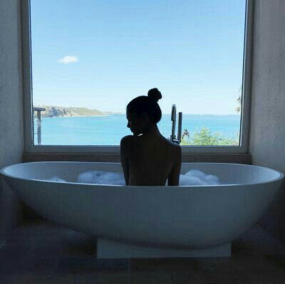 Bathtub Pictures, Bathtub Photography, Bath Pictures, Luxury Bathtub, Pool Poses, Bath Photography, Bathroom Window, Diy Bathroom Remodel, Bath Girls