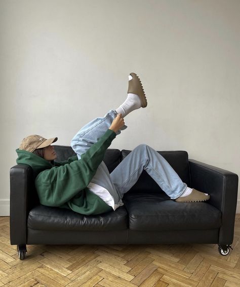 Sofa Photoshoot Ideas Aesthetic, Sofa Poses Photo Ideas, Classic Fashion Photography, Socks Photoshoot, Picnic Photography, Streetwear Photoshoot, Home Studio Photography, Studio Portrait Photography, Grey Couches