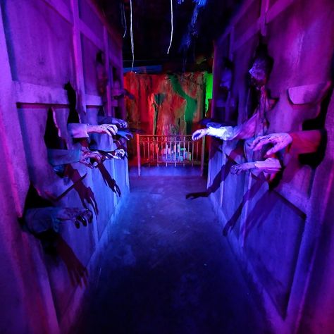 15 of the Best Haunted Houses in Michigan  - A Healthier Michigan Scary Doll Room Haunted House, Haunted Attraction Ideas, Area 51 Haunted House, Haunted House Hallway, Haunted House Walk Through, Haunted Basement Ideas, Scary Haunted House Ideas Horror, Halloween Maze Ideas Haunted Houses, Haunted House Character Ideas