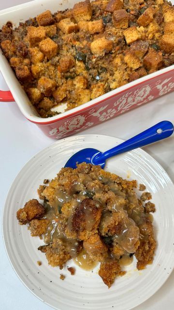 Chorizo Cornbread, Chorizo Stuffing, Alfredo Garcia, Stuffing Thanksgiving, Food Influencer, Cornbread Stuffing, Stuffing Mix, Hispanic Food, Stuffed Poblano Peppers