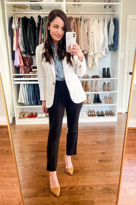 White blazer outfit for work via pumps and push-ups blog | petite style | petite fashion | petite style blogger| work outfits Fieldwork Outfit, White Blazer Work, White Blazer Outfits, Women Work Outfits, Outfit Tutorial, Women's Work Clothes, 20 Outfits, Casual Oufits, Work Pumps