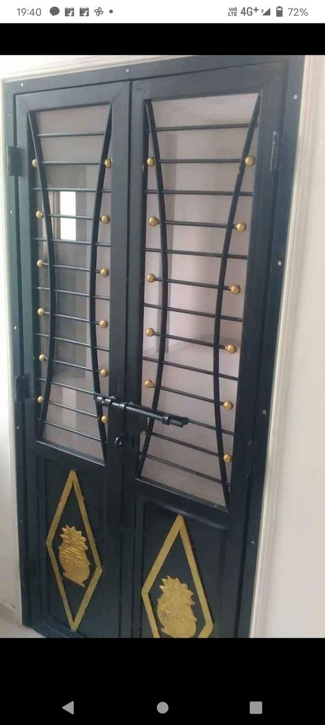 Main Door Grill Gate Design, Grill Gate For Main Door, Main Door Iron Grill Design, Sefty Door Design Entrance Metal, Sefty Door Design Modern Iron, Safty Door Design Iron, Safety Grill Gate Design For Main Door, Safety Gate For Main Door, Double Door Grill Design