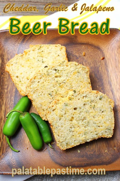 Garlic Beer Bread, Garlic Cheddar, Beer Bacon, Homemade Bread Recipes Easy, Herb Bread, Cooking With Beer, Homemade Bread Easy, Ciabatta Bread, Beer Bread