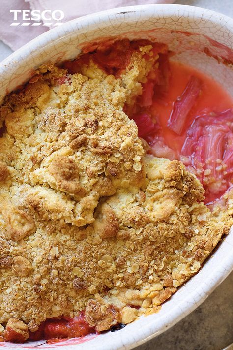 Rhubarb Crumble Recipes, Rhubarb Recipes Crisp, Strawberry Rhubarb Crisp, Rhubarb Crisp, Rhubarb Crumble, Tesco Real Food, Fruit Crisp, Rhubarb And Custard, Desserts Vegan