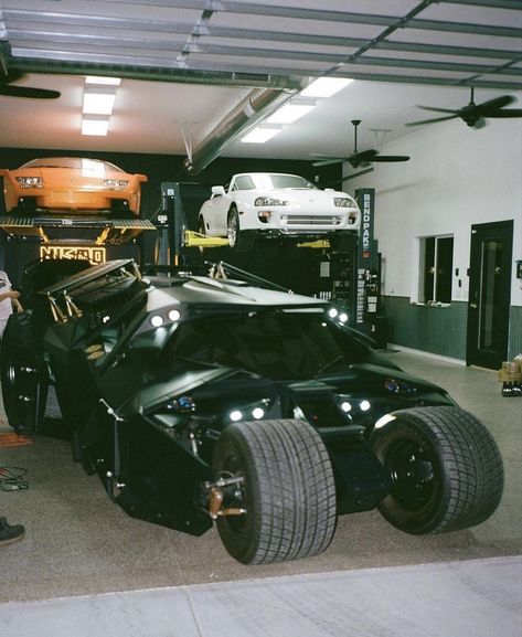 Batman Lifestyle, Tumbler Batmobile, Batman Tumbler, Batmobile Tumbler, Garage Setup, Dark Knight Trilogy, Anime Gangster, Car Game, Mechanic Garage