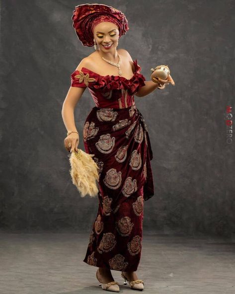 African Wedding Styles, Isi Agu, Nigerian Wedding Dresses Traditional, Couples African Outfits, Nigerian Wedding Dress, Igbo Bride, Berry Wedding, African Traditional Wedding Dress, Nigerian Bride