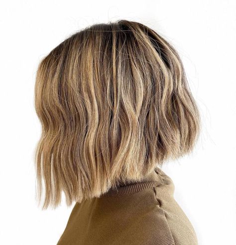 Wavy Blonde Inverted Bob Stacked Long Bob Haircut, Angle Haircut, Stacked Long Bob, Straight Wavy Hairstyles, Uneven Bob, Blonde Inverted Bob, Blonde Angled Bob, Haircut Ideas Trendy, Short Angled Bobs