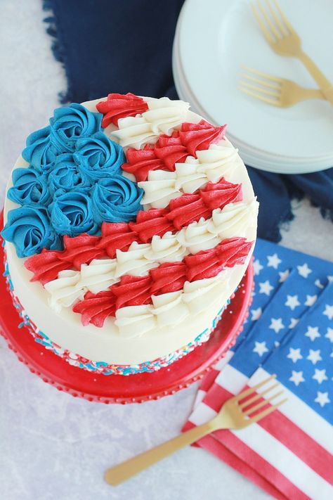 Patriotic Cakes, Blondie Cake, Baking With Blondie, American Flag Cake, Patriotic Cake, Fourth Of July Cakes, Cold Cake, Decorative Cakes, Flag Cake