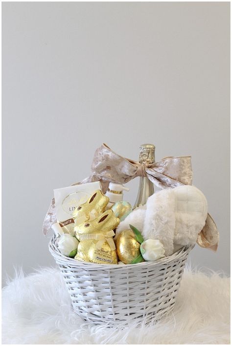 Easter Hamper Ideas For Adults, Neutral Easter Basket Ideas, Gifts For Easter, Aesthetic Easter Basket, Easter Box Ideas, Easter Basket Aesthetic, Easter Gift Baskets For Adults, Easter Gifts For Adults, Easter Basket Ideas For Adults