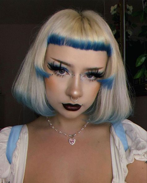 platinum hair with blue dyed tips on short hime cut @sirraccarris (tiktok) Short Hime Cut, Blonde Hair With Blue Tips, Blue Tips Hair, Dyed Tips, Hair Dye Tips, Pink Blonde Hair, Eye Makeup Styles, Blonde With Pink, Blue Tips