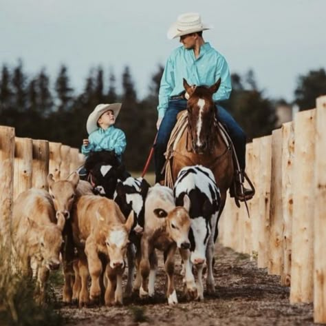 Family Goals Country, Western Family Aesthetic, Country Lifestyle Aesthetic Family, Country Life Aesthetic Family, Country Lifestyle Farm Life Family, Family Riding Horses, Rodeo Family, Western Family Photos, Western Family