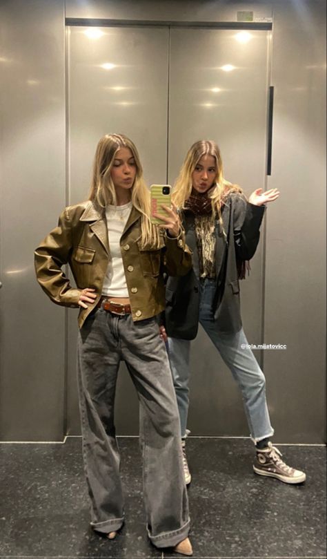 Work Fits With Jeans, Little Black Skirt Outfit, Madrid Street Style, Serena Vanderwoodsen, Girl Self Care, New York Lifestyle, Camila Morrone, Look Jean, Into Fashion