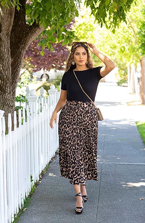 Long Pleated Skirt Outfit Plus Size, Skirts For Plus Size, Mid Size Midi Skirt Outfit, Skirts For Curvy Women, Mid Size Fashion 2024, Long Skirt Plus Size, Plus Size Teacher Fashion, Outfit For Mid Size Women, Summer Teacher Outfits Plus Size