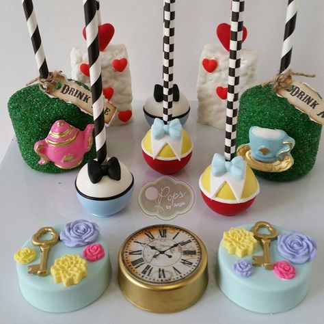 Loved recreating this set for another client. Alice in Wonderland themed sweets #cakepops #alice #twiddledeetwiddledum #oreo #clock #marshmallows #gardenteaparty #ricekrispy #heart #aliceinwonderland #miamisweets #miami #instayum #instagood #love #disney #opopsbyangie Cake Pop Ideas, Alice In Wonderland Cake, Chocolate Covered Cookies, Wonderland Cake, Alice In Wonderland Tea Party Birthday, Alice In Wonderland Cakes, Pop Ideas, Alice In Wonderland Birthday, Chocolate Covered Treats